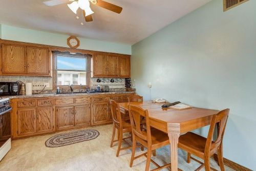 4841 104th St, Milwaukee, WI 53228-3251