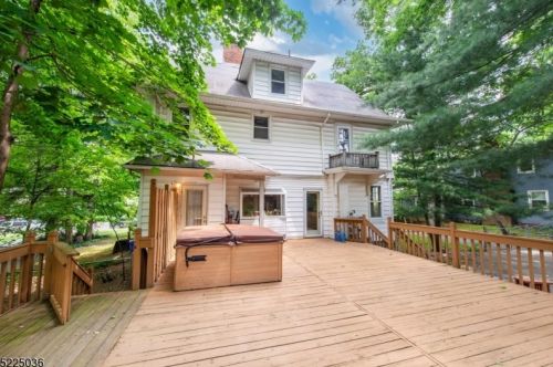 89 Chestnut St, Nutley NJ 07110-2432 exterior