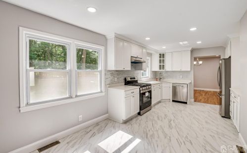 53 Fairmount Ave, Edison NJ  08820-2032 exterior