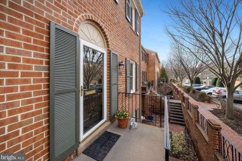 3207 Sutton Pl, Washington, DC 20016-7508