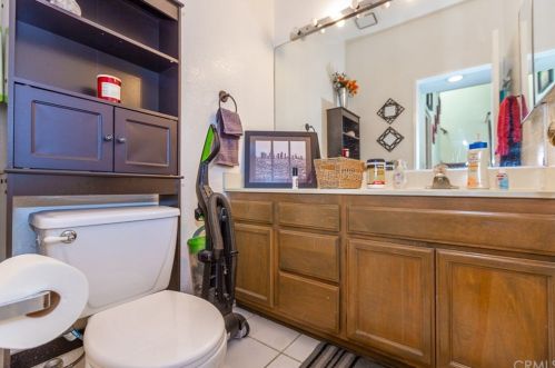 1042 Walnut St, Tustin CA 92780-4642 exterior