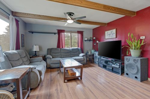 2809 Chestnut Dr, Bull Valley IL 60097-8542 exterior