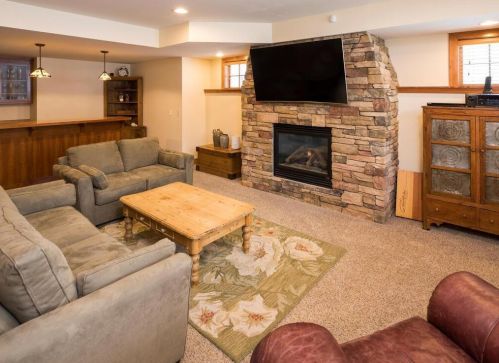 15836 Dry Meadow Ln, Saint Paul MN 55124-6997 exterior