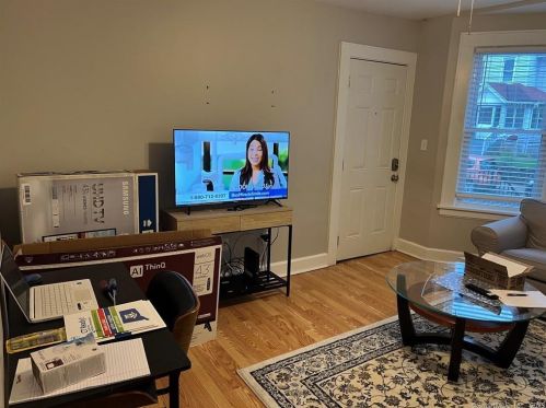 1 Rowan St, Norwalk CT 06855-1926 exterior