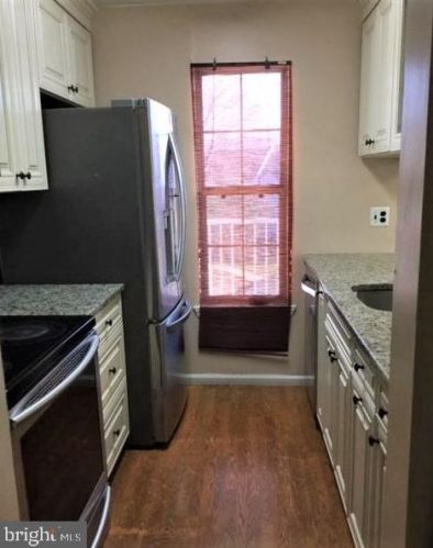 511 Ashton Ln, New Castle DE  19720-3960 exterior