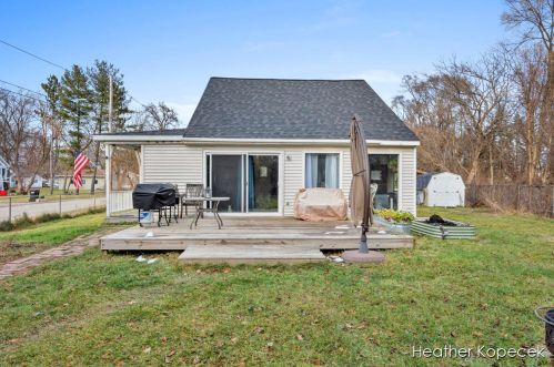 280 5 St, Cedar Springs MI 49319-9490 exterior