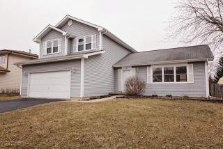 490 Cimarron Dr, Aurora IL  60504-5216 exterior