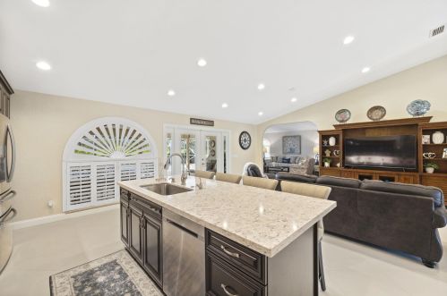 1292 Bent Pine Cv, Fort Pierce FL 34986-2102 exterior