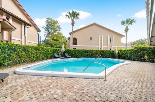 21092 Las Brisas Cir, Boca Raton FL  33433-4820 exterior