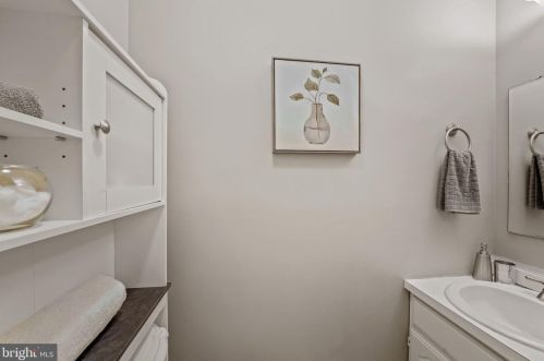 620 7 St, Washington DC 20024-2438 exterior