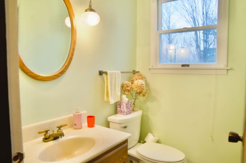 1252 Edinborough Dr, Meskegon MI 49441-5326 exterior