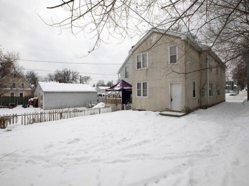 694 Desoto St, Saint Paul MN 55130-4215 exterior