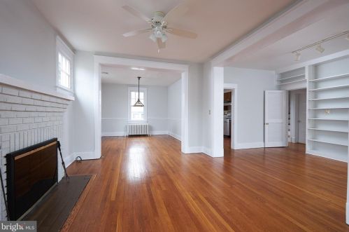 105 Masonic Vw Ave, Alexandria VA 22301-2203 exterior