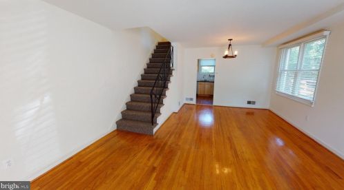 16 Taylor Run Pkwy, Alexandria VA  22314-4930 exterior