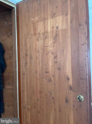 6131 Erdrick St, Philadelphia PA 19135-3516 exterior