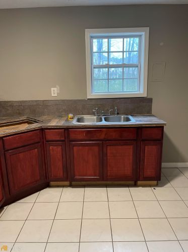 1370 Martinique Ct, Atlanta GA 30331-8335 exterior