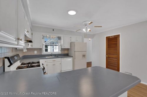 309 Eastham Rd, Point Pleasant Beach NJ 08742-2013 exterior