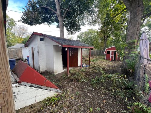 146 Straight Ave, Grand Rapids MI 49504-5690 exterior