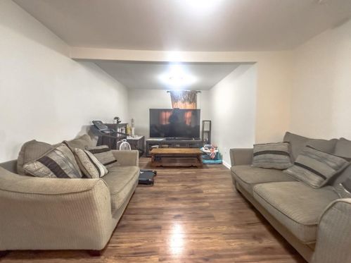 68 Mowry St, Providence RI 02908-2532 exterior