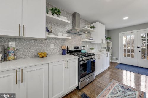 14409 Butternut Ct, Rockville MD 20853-2324 exterior