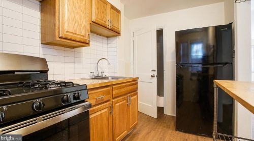 327 Fern St, Darby, PA 19023-2614