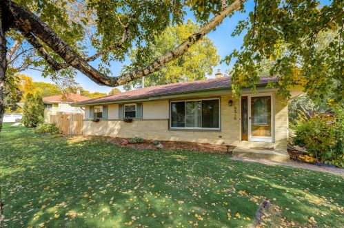 8516 50th St, Milwaukee, WI 53223-3110