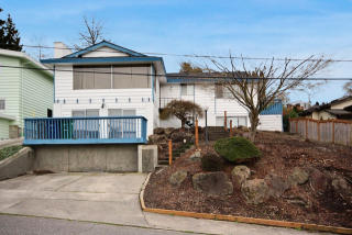 658 Blaine Ave, Seattle, WA 98056-3669