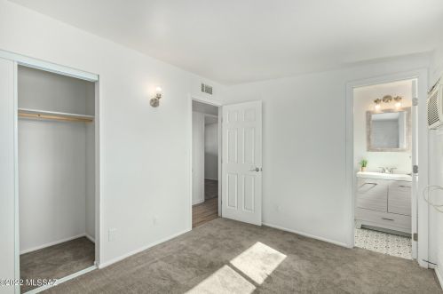 4550 25th St, Tucson AZ  85711-5719 exterior