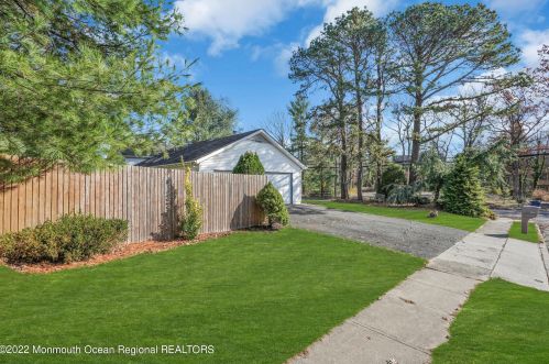 984 Woodlane Rd, Jackson Twp NJ 08527-1556 exterior