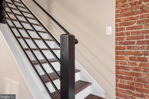 829 Shippen St, Lancaster PA  17602-2043 exterior