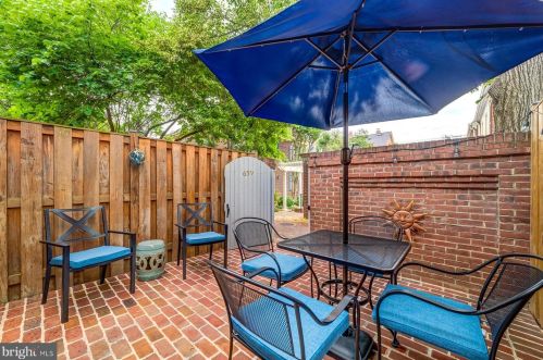 659 Columbus St, Alexandria VA  22314-1848 exterior