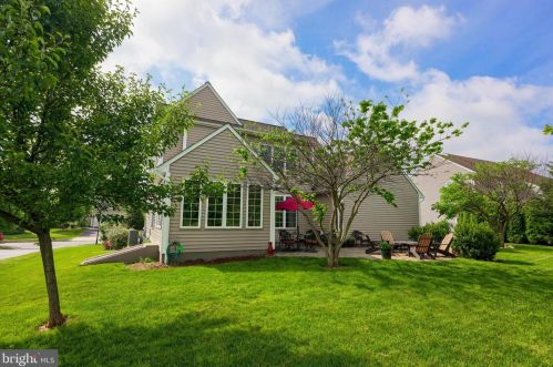 1404 Banner Dr, Lancaster PA 17601-4580 exterior