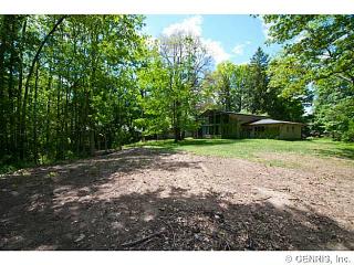 46 Knollwood Dr, Rochester, NY 14618-3513