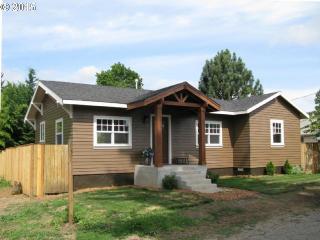 237 90 Ave, Portland OR  97223-6465 exterior