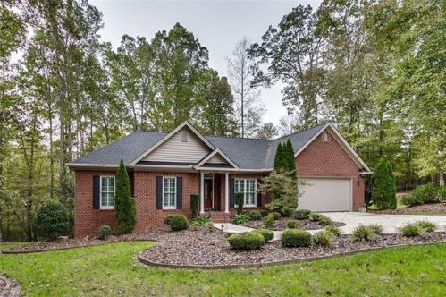 4476 Woodmont Pl, Parks Crossroads, NC 27316-8850