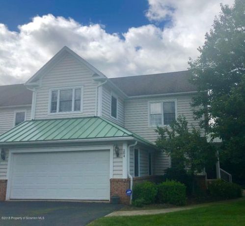 204 Thackeray Close, Scranton, PA 18507-2200