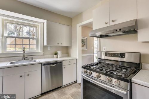 9609 Hastings Dr, Silver Spring MD 20901-3198 exterior