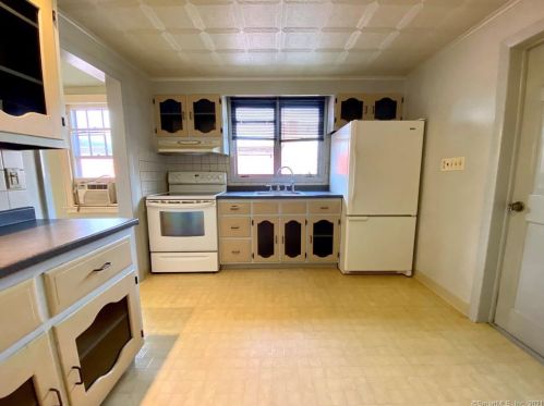 15 Albert St, Torrington CT 06790-6401 exterior