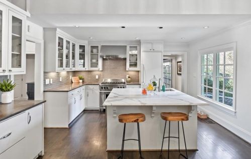 934 Carter Dr, Atlanta GA 30319-1049 exterior