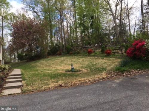 2162 Smoky Rd, Huntingtown MD 20639-8617 exterior