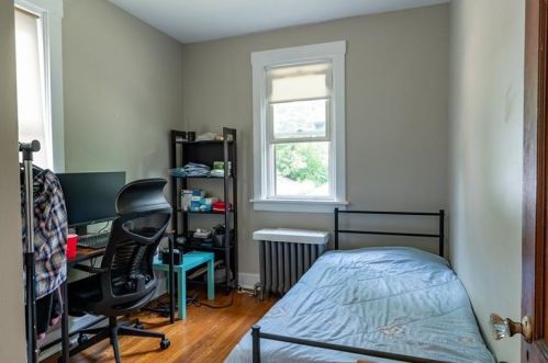 5701 Pocusset St, Pittsburgh PA 15217-2218 exterior