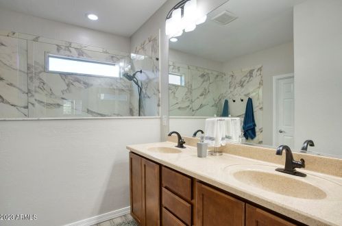 33044 26th Ln, Phoenix AZ  85085-8915 exterior