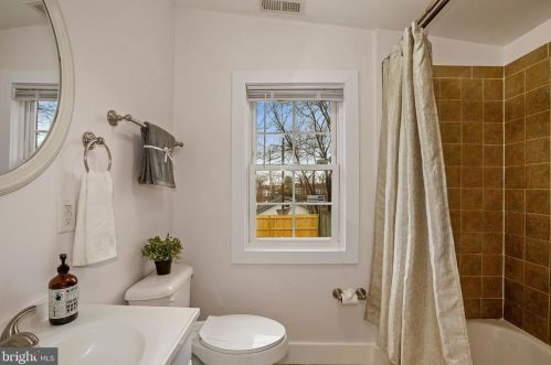 4504 Dix St, Washington DC 20019-4668 exterior