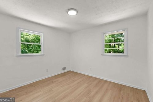 5496 Davis Dr, Austell GA 30106-7915 exterior