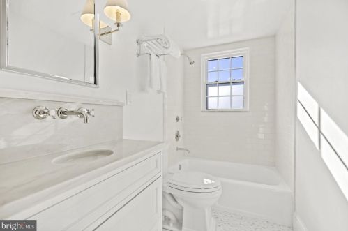 3324 Reservoir Rd, Washington DC  20007-2311 exterior