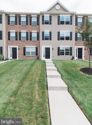 110 Breezewood Dr, Hanover PA  17331 exterior