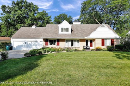 1053 Lantern Hl Dr, East Lansing MI 48823-2831 exterior