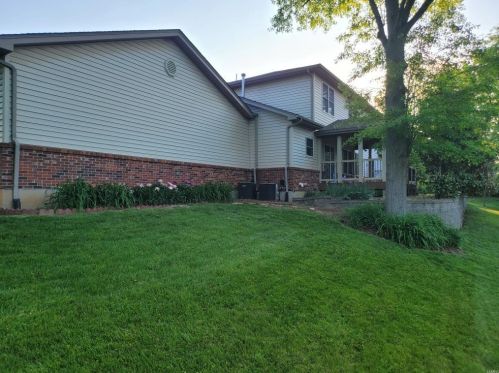 1 Crabapple Ct, Saint Louis MO 63132-3422 exterior