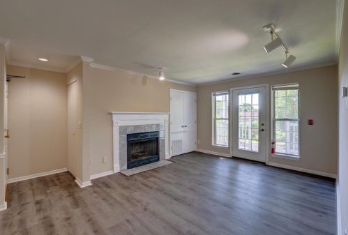 917 Harbor House Dr, Madison, WI 53719-3388