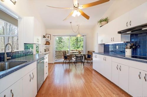 2 Whippoorwill Xing, Armonk NY 10504-1032 exterior